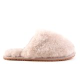 Kuscheliger geht's nicht! Mit den super flauschigen Pantoffeln von Mou sorgen wir bei unseren Liebsten garantiert für warme Füße unterm Weihnachtsbaum. Ca. 100 Euro.