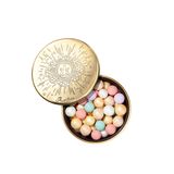 Pudrige Perlen liefern uns die "Météorites Perlen" von Guerlain zu Weihnachten in einer limitierten Edition. Garantiert das perfekte Geschenk für alle Frauen, die von Glow nicht genug bekommen können. "Météorites Golden Bee", ca. 56 Euro.