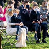 Ivanka Trump trägt eine Maske