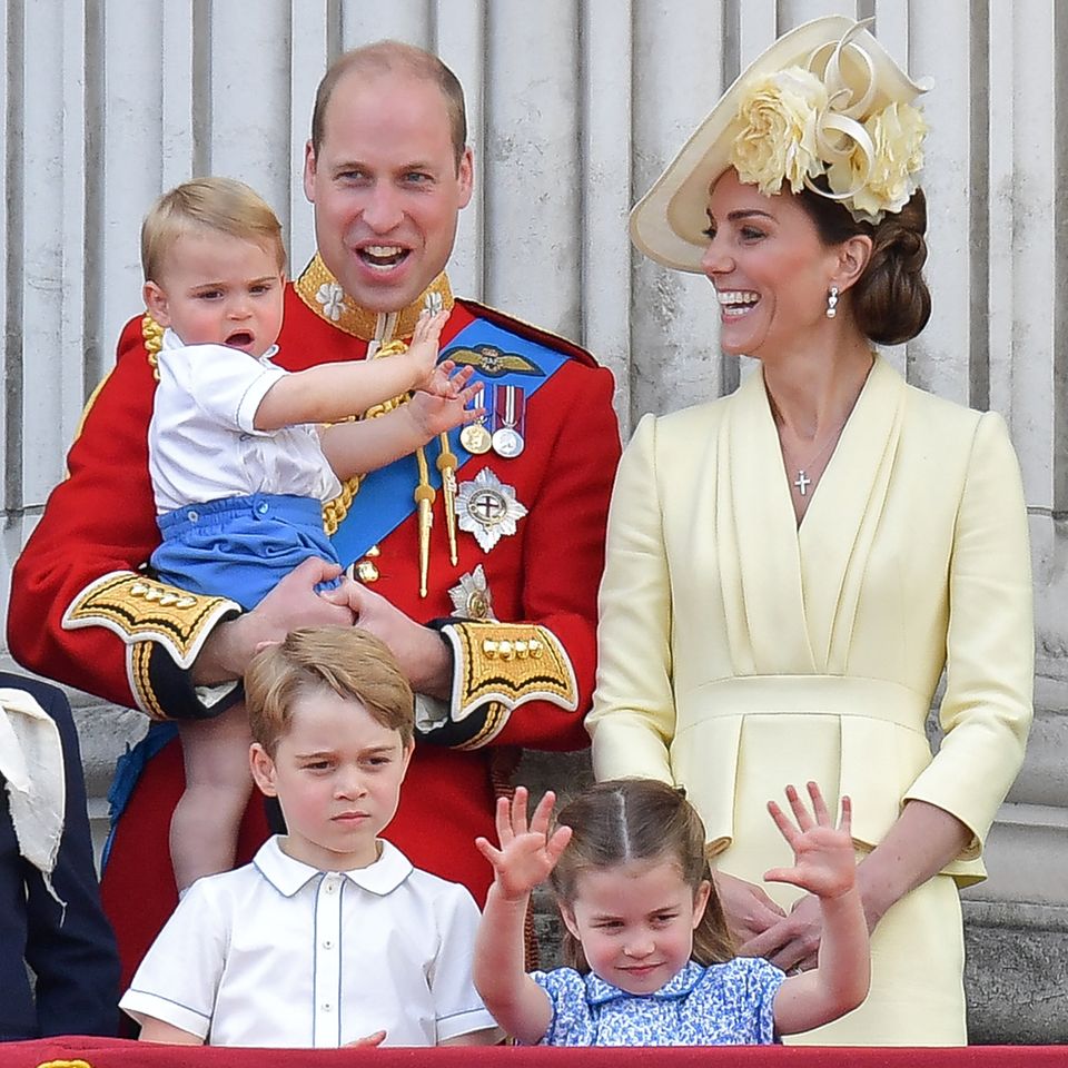 Carole Middleton: Prinz William und Herzogin Catherine mit Prinz Louis, Prinz George und Prinzessin Charlotte Prinz William und Herzogin Catherine mit Prinz Louis, Prinz George und Prinzessin Charlotte