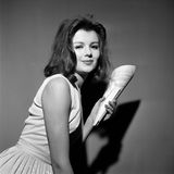 2. Dezember 2020: Pamela Tiffin (78 Jahre)  Mit ihrer Rolle als Scarlett Hazeltine in Billy Wilders Hollywood-Klassiker "Eins, zwei, drei" wurde sie weltberühmt und arbeitete u.a. mit Burt Lancaster und Paul Newman. Die Todesursache ist bisher nicht bekannt.