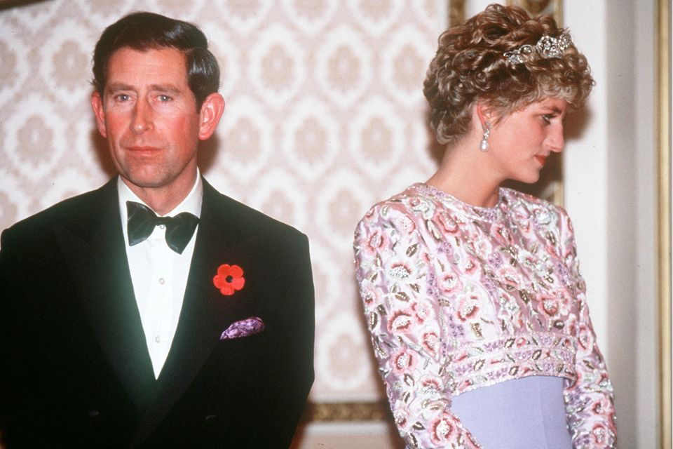 Royals: In Südkorea haben sich Prinz Charles und Prinzessin Diana nichts mehr zu sagen. In Südkorea haben sich Prinz Charles und Prinzessin Diana nichts mehr zu sagen.
