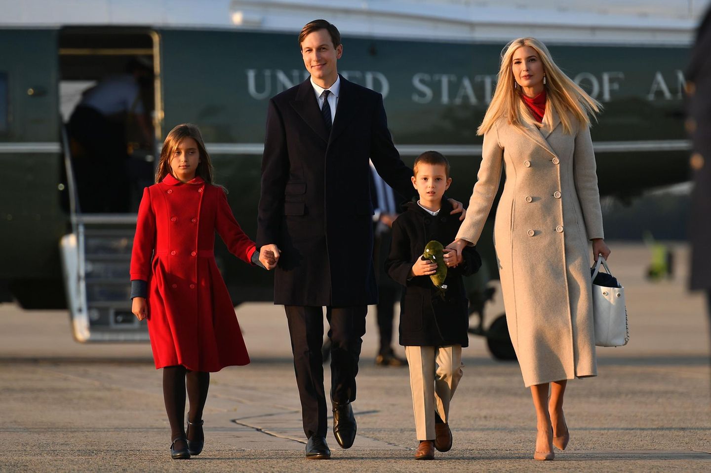 Jared Kushner und Ivanka Trump mit ihren Kindern Arabella und Joseph