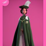 Queen Elizabeth ist Mitglied des schottischen Ritterordens "Order of the Thistle". Ihr besonderes Outfit als Souverän, darf in der Puppen-Kollektion natürlich auch nicht fehlen. 