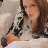 Coco Rocha und James Conran  Model Coco Rocha und Ehemann James Conran sind zum dritten Mal Eltern geworden. Stolz teilt sie diesen zuckersüßen Schnappschuss auf Instagram.