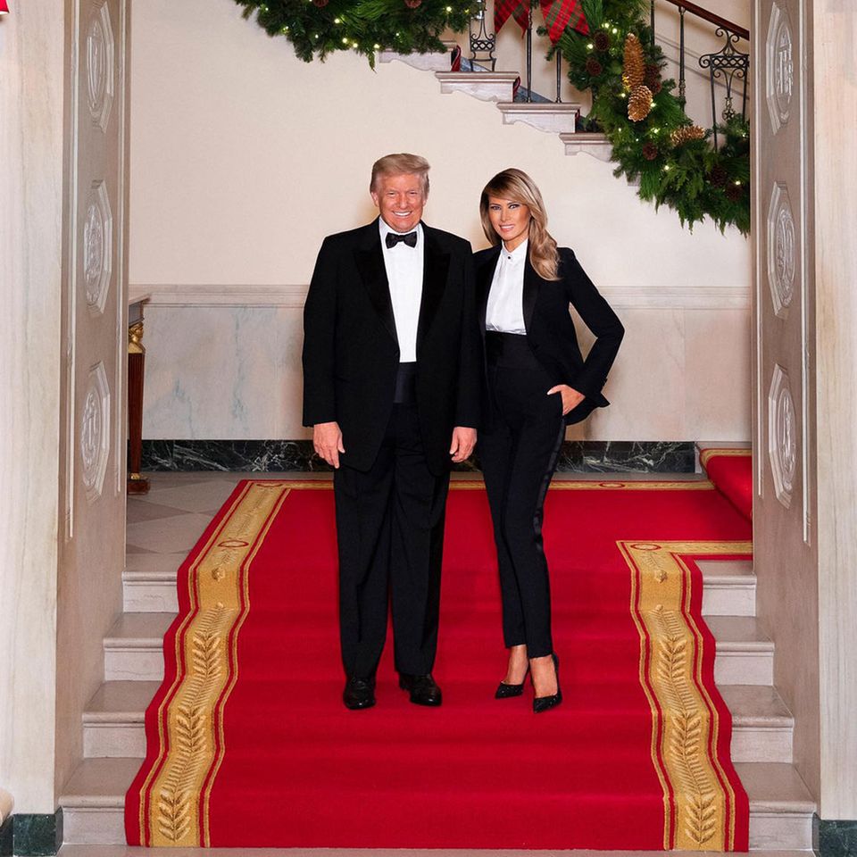 Stylisches Duo: Donald und Melania Trump grüßen zu Weihnachten.