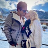 20. Dezember 2020  Was kann es Schöneres geben als Liebesglück und Winterzauber?! Rebel Wilson und ihr Freund Jacob Busch genießen ihren Winterurlaub in Aspen mit süßen Küssen im Schnee.