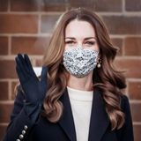 9. Januar 2021  Happy birthday, Kate! Herzogin Catherine feiert heute ihren 39. Geburtstag und gibt sich dabei ganz bescheiden und uneitel. Das Bild, das auf ihrem Instagram-Account gepostet wurde, ist schon einige Wochen alt und zusätzlich zum Dank für die Glückwünsche, erinnert sie in erster Linie an all die hart arbeitenden Menschen, die ganz vorne an der "Front" in diesen schwierigen Zeiten ihr Bestes geben. 