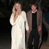 In 2020 und 2021 ist es wesentlich ruhiger um Kate Moss geworden, die heute (16. Januar) ihren 47. Geburtstag feiert. Das Model hat sich einen sehr eleganten Style zugelegt und verbringt viel Zeit mit seinem Freund Nikolai von Bismarck. Beliebt ist die Mutter einer Tochter bei den Modemarken allerdings noch immer.