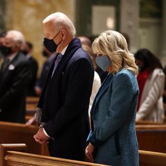 20. Januar 2021  Der große Tag für Joe und Jill Biden ist gekommen! Heute treten sie die Nachfolge von Donald und Melania Trump im Weißen Haus an. Gegen 9 Uhr Ortszeit besucht das Ehepaar zunächst die Kirche St. Matthews.
