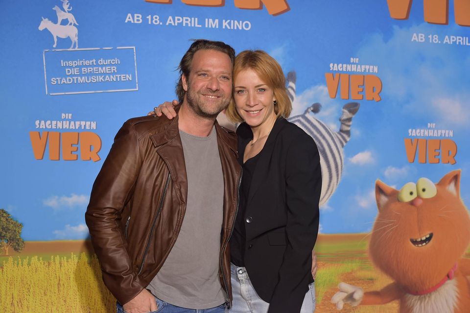 Annika Ernst mit Freund Oliver bei einer Filmpremiere im Jahr 2019