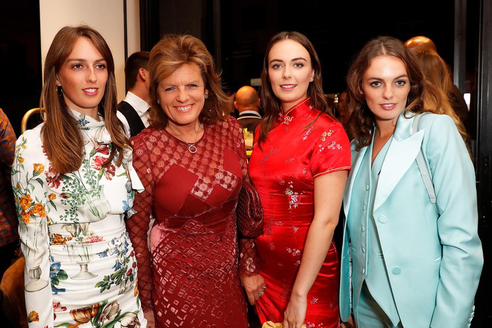 Frauen-Power: Die Herzogin von Rutland mit ihren Töchtern Lady Alice, Lady Eliza und Lady Violet (v.l.n.r) bei einer Party im September 2018 in London.