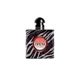 Love at first Spray! Der neue Flakon im limitierten Design von Black Opium verströmt mehr Couture-Stil, denn je und wirkt einfach umwerfend. Sein glanzvolles Nachtschwarz schmückt sich mit glitzernden, silbernen Streifen im Zebraprint und verführt alle Sinne. Von Yves Saint Laurent, kostet ca. 93 Euro. 