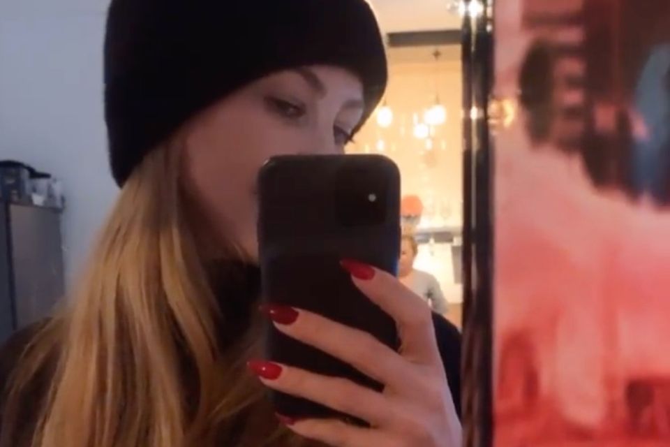 Alessandra Meyer-Wölden: Alessandra Meyer-Wölden zeigt in ihrer Instagram-Story stolz ihre neue Frisur. Alessandra Meyer-Wölden zeigt in ihrer Instagram-Story stolz ihre neue Frisur.