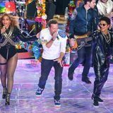 2016  Sexy, lässig und exzentrisch: So könnte man die ungewöhnliche Mischung der Outfits von  Beyoncé, Chris Martin und Bruno Mars beim 50. Super Bowl im kalifornischen Santa Clara beschreiben.