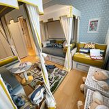 So ein durchgestyltes Luxus-Kinderzimmer sieht man wirklich nicht oft! Doch trotz aller Dekadenz haben es die Designer geschafft, eine fröhliche und kindgerechte Atmosphäre zu erzeugen.