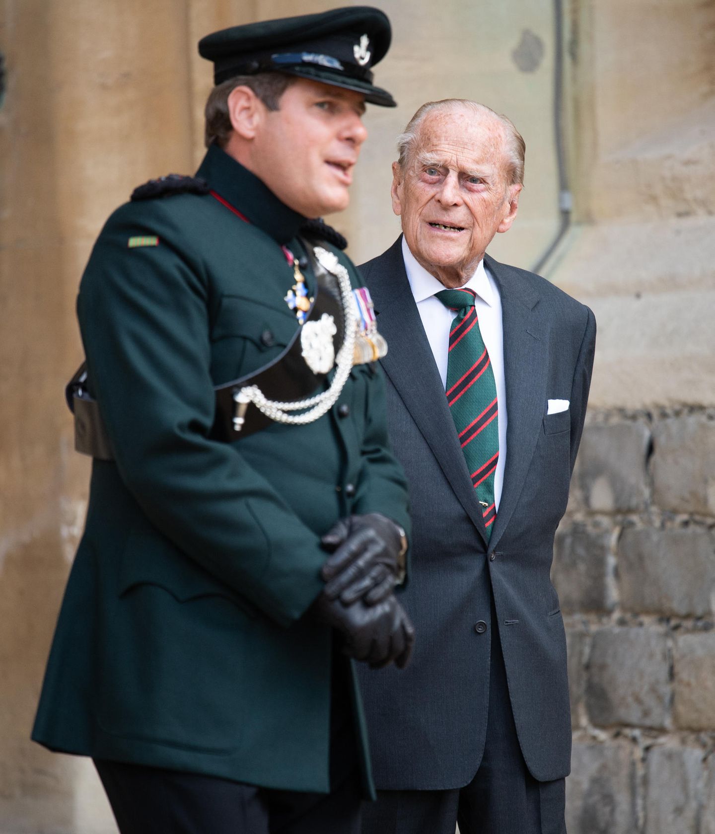 Prinz Philip: Immer einen Schritt hinter der Queen | GALA.de