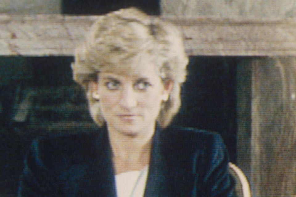 Herzogin Meghan: Das Interview, das Prinzessin Diana 1995 Martin Bashir für die Sendung "Panorama" gab, sorgt bis heute für Schlagzeilen. Das Interview, das Prinzessin Diana 1995 Martin Bashir für die Sendung "Panorama" gab, sorgt bis heute für Schlagzeilen.