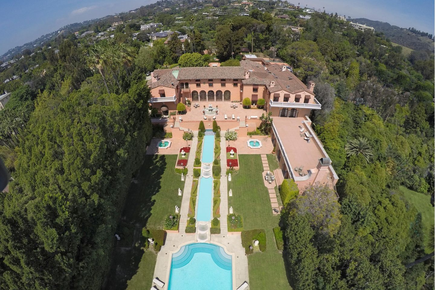 Das "Beverly House" gilt als Amerikas teuerstes Wohnhaus mit einem Verkaufspreis von knapp 100 Millionen Euro.