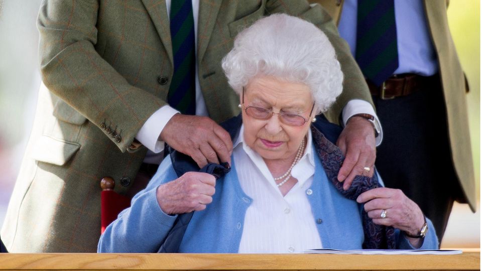 Lage nach Oprah-Interview eskaliert: Terry Pendry und Queen Elizabeth Terry Pendry und Queen Elizabeth