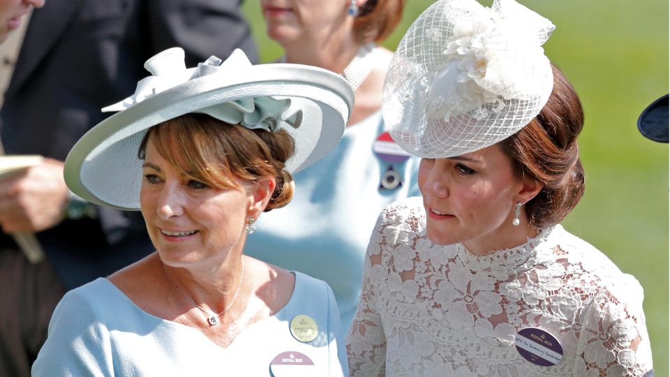 Carole Middleton: Carol Middleton und Herzogin Catherine Carol Middleton und Herzogin Catherine