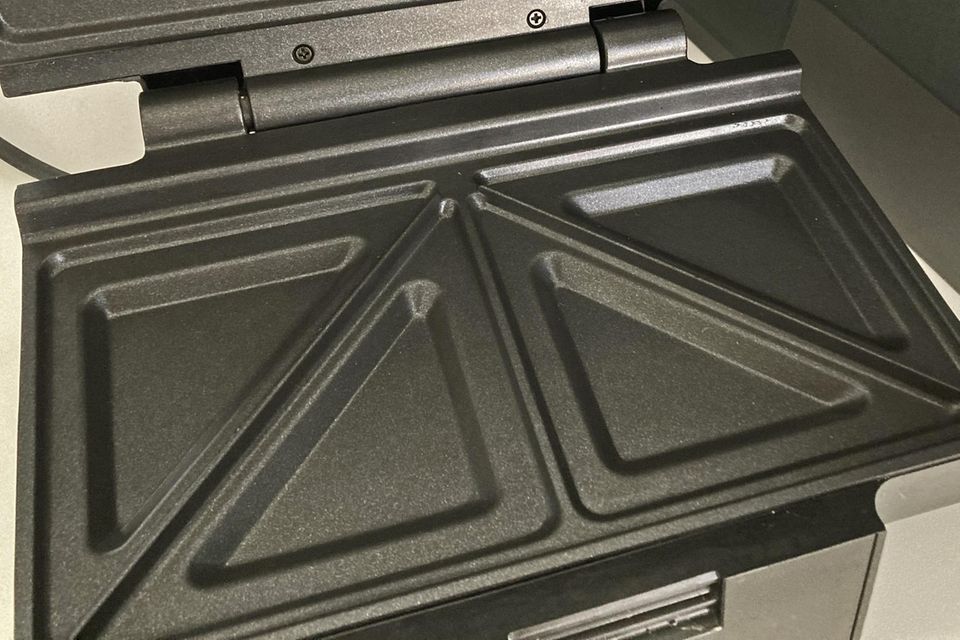 Sandwichmaker-Test: Sandwichmaker von Krups nach drei Einsätzen, zehn Sandwiches und drei Reinigungen Sandwichmaker von Krups nach drei Einsätzen, zehn Sandwiches und drei Reinigungen
