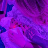 23. März 2021  Chiara Ferragni ist zum zweiten Mal Mutter geworden. Zusammen mit Rapper Fedez hat sie bereits einen zweijährigen Sohn, Leone. Nun kürt Töchterchen Vittoria das junge Familienglück. Zur Freude ihrer Fans teilt die Star-Bloggerin kurz nach der Geburt ein erstes Foto der Kleinen auf Instagram.