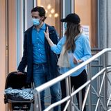 26. März 2021  Gerade erst am Vormittag hatte Prinzessin Sofia ihren dritten Sohn in der Stockholmer Danderyd-Klinik zur Welt gebracht, da verlässt das Prinzenpaar einige Stunden später das Krankenhaus auch schon wieder.