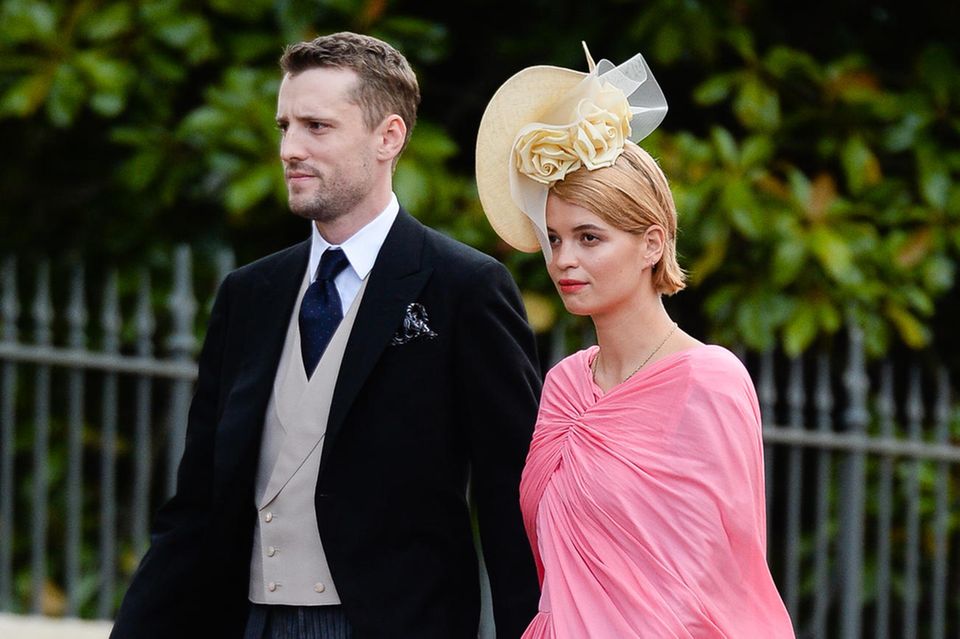 Pixie Geldof + George Barnett: George Barnett und Pixie Geldof besuchen 2018 die Hochzeit von Prinzessin Eugenie. George Barnett und Pixie Geldof besuchen 2018 die Hochzeit von Prinzessin Eugenie.