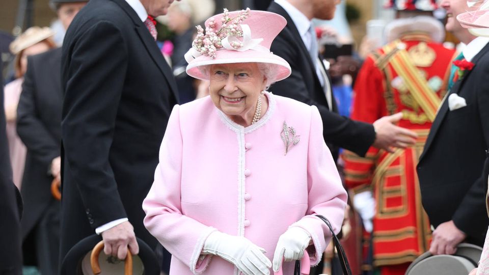 Video Queen Elizabeth So Macht Sie Royal Fans Eine Freude Gala De