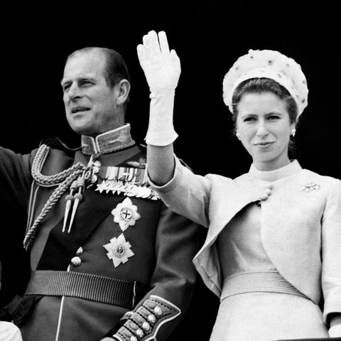 Prinz Philip und Prinzessin Anne auf dem Balkon des Buckinham Palastes im Juni 1970