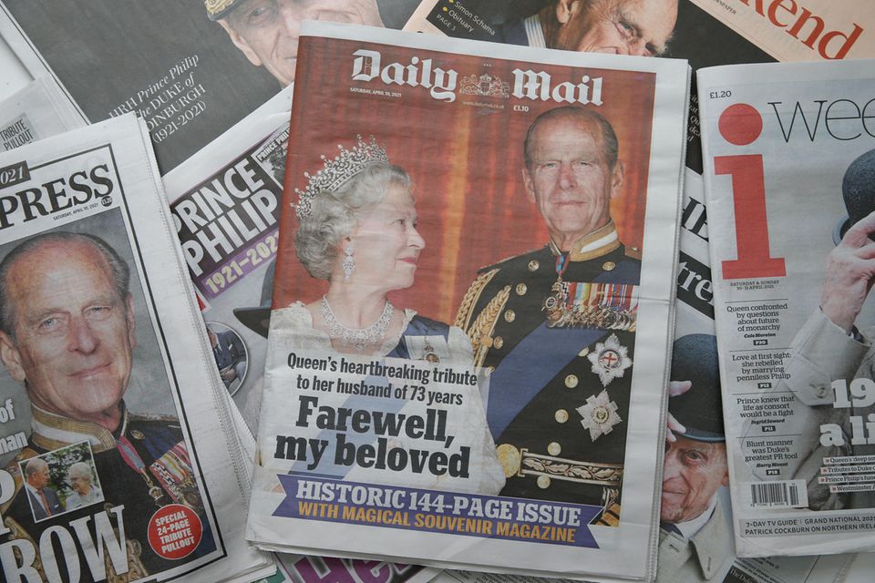 Prinz Philip (†99): Zum Tod von Prinz Philip druckt "Daily Mail" die längste Ausgabe in der Geschichte der Zeitung. Zum Tod von Prinz Philip druckt "Daily Mail" die längste Ausgabe in der Geschichte der Zeitung.