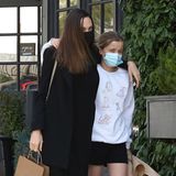 Aus dem kleinen Sprössling ist eine große, selbstbewusste junge Dame geworden, die ihrer älteren Schwester Shiloh Jolie-Pitt immer ähnlicher wird. 