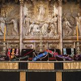 16. April 2021  Einen Tag vor der Beisetzung von Prinz Philip werden seine gesamten Insignien auf dem Altar in der St. George's Chapel in Windsor präsentiert.