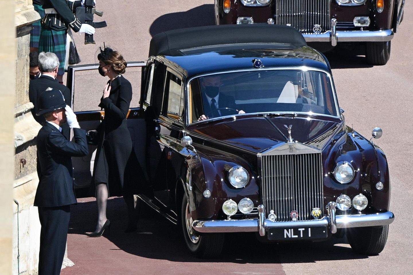 Ankunft der Trauergäste  Herzogin Catherine trifft mit den anderen Familienmitglieder auf Schloss Windsor ein.