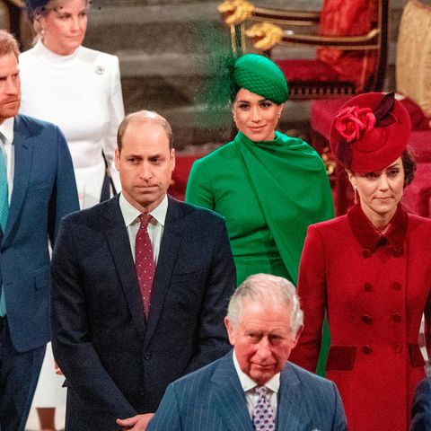 Prinz Harry, Prinz William, Prinz Charles, Herzogin Meghan und Herzogin Catherine
