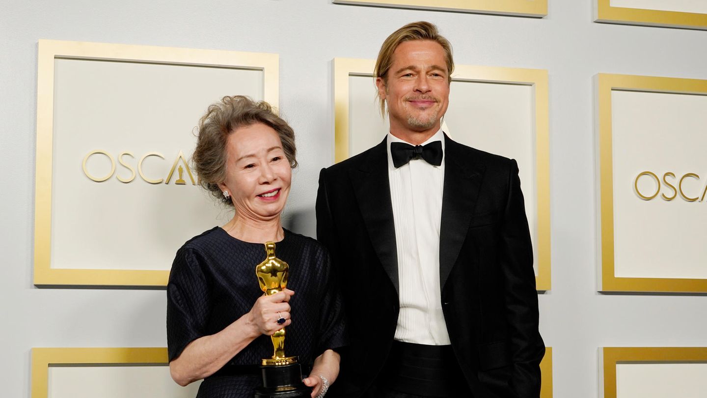 Brad Pitt Frecher Seitenhieb Von Oscar Gewinnerin Yuh Jung Youn Gala De