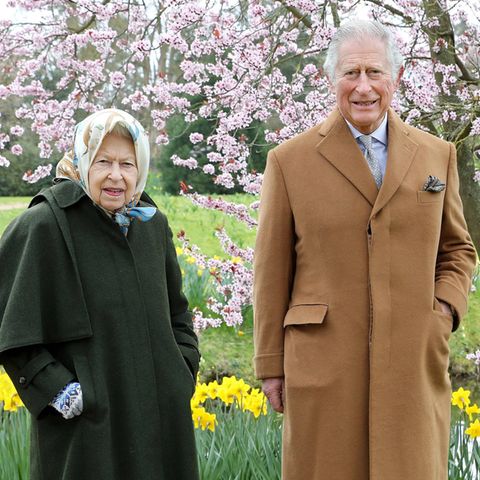 Queen Elizabeth und Prinz Charles 