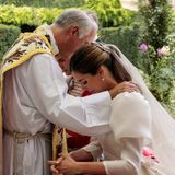 Segen für das Brautpaar: Der Priester Ignacio Sánchez-Dalp führt die Zeremonie.