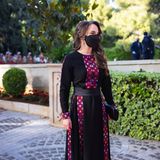 Auch ihre jüngere Tochter, Prinzessin Salma bint Al Abdullah, ist in ihrem wunderschönen Kleid ein royaler Hingucker.
