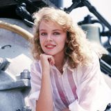 Als Schauspielerin machte sich Kylie Minogue schon als junges Mädchen einen Namen, als Musikerin startete sie als Zwanzigjährige 1988 mit "The Loco-Motion" und "I Should Be So Lucky" weltweit so richtig durch. 
