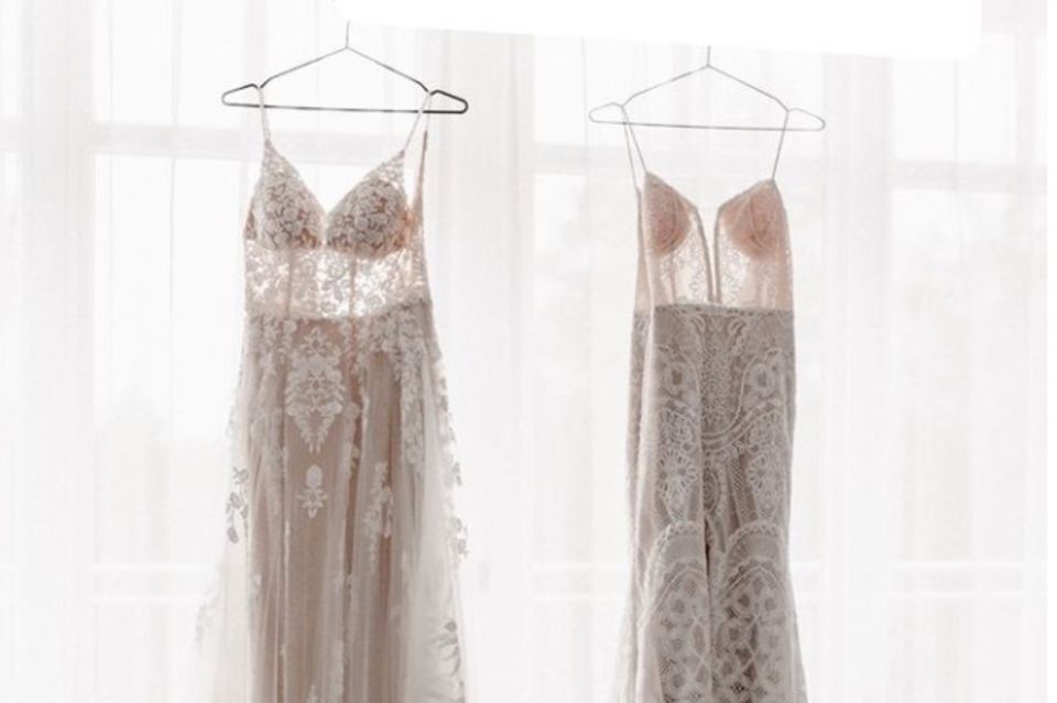 Sarah Engels zeigt in ihrer Story ihre beiden Brautkleider im Vintage-Stil. 