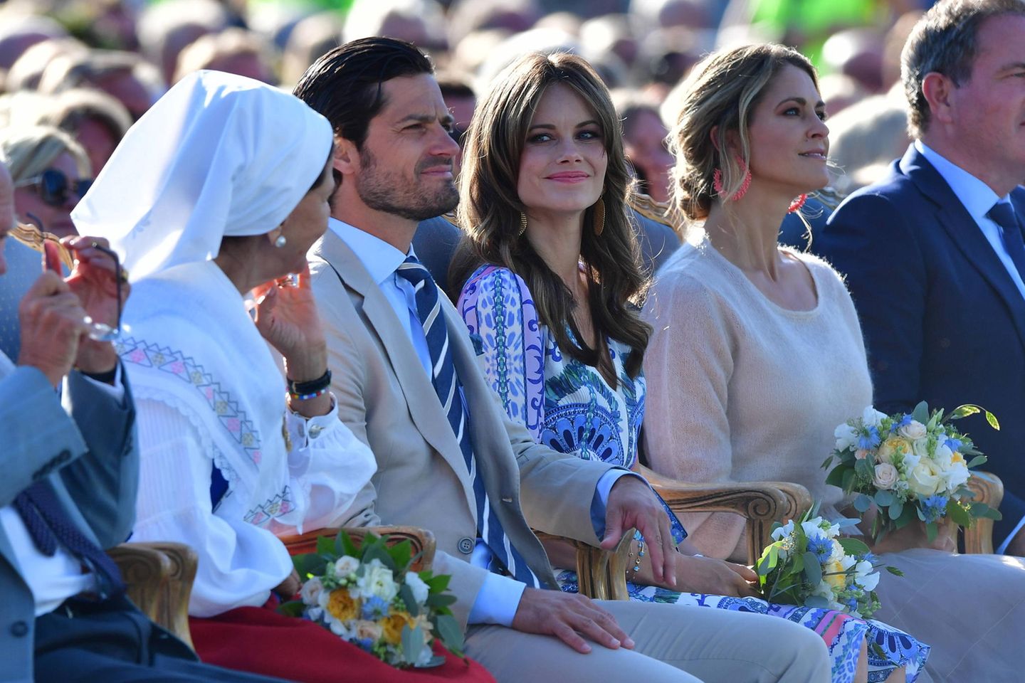 Die schwedischen Royals stecken in der Umfragekrise. Königin Silvia, Prinz Carl Philip, Prinzessin Sofia und Prinzessin Madeleine (v.l.n.r.) sowie der angeheiratete Chris O'Neill schneiden in einem neuen Meinungsbild schlecht ab.