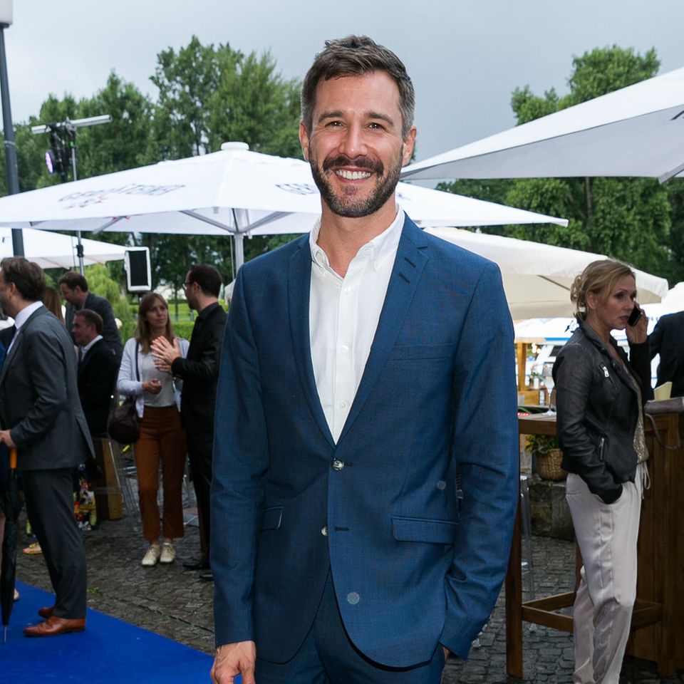 Diese Stars stehen zu ihrer queeren Sexualität, Jochen Schropp