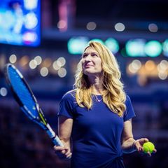An diesem sonnigen Junitag feiert Steffi Graf ihren 52. Geburtstag. Da der Ex-Tennisprofi sehr privat lebt, wissen wir nicht, wie sie ihren Ehrentag feiert, aber Steffi wird es sich bestimmt im Kreise ihrer Liebsten gut gehen lassen.   Hier zeigen wir Bilder ihrer größten Erfolge und der letzten Jahren.  