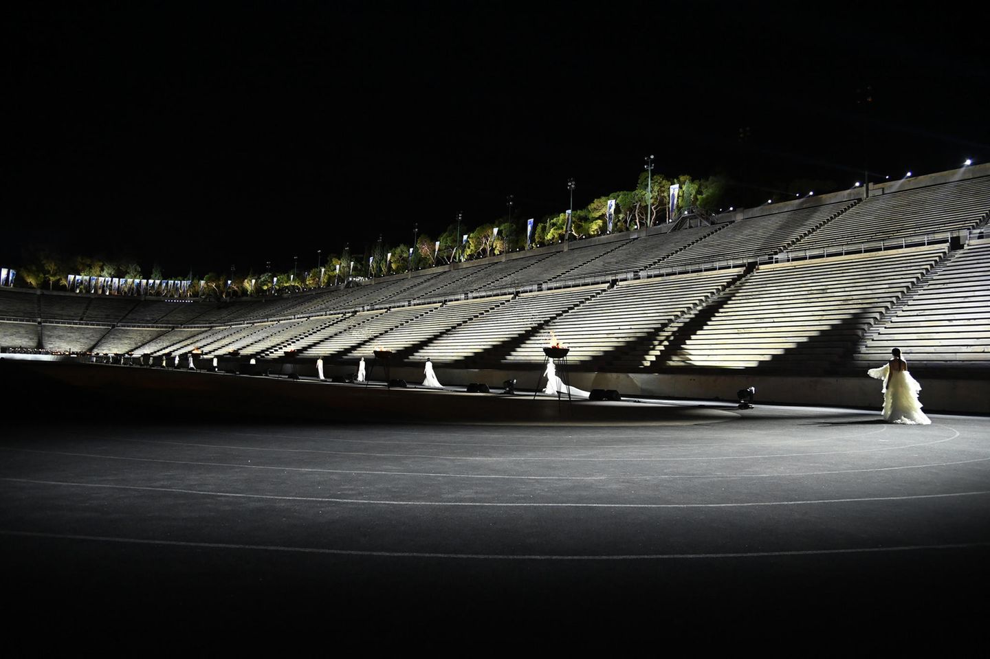 Dior lädt für die Vorstellung seiner Cruise-Kollektion 2022 in das Panathinaiko Stadion in Athen ein. Eine atemberaubende Location!