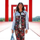 Zweiteiler in coolen farbenfrohen Prints lassen die Herzen der Fashionistas diese Saison höher schlagen. 
