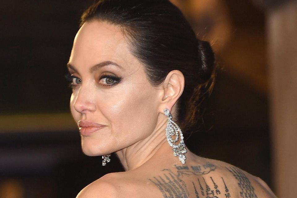 Angelina Jolie Ist ihr neues Tattoo ein Seitenhieb gegen Brad Pitt