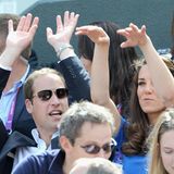Ein Jahr nach ihrer Hochzeit, im August 2012, genießen Prinz William und Herzogin Catherine die ausgelassene Stimmung in Wimbledon und feuern Andy Murray und Nicolas Almagro im Viertelfinale an.