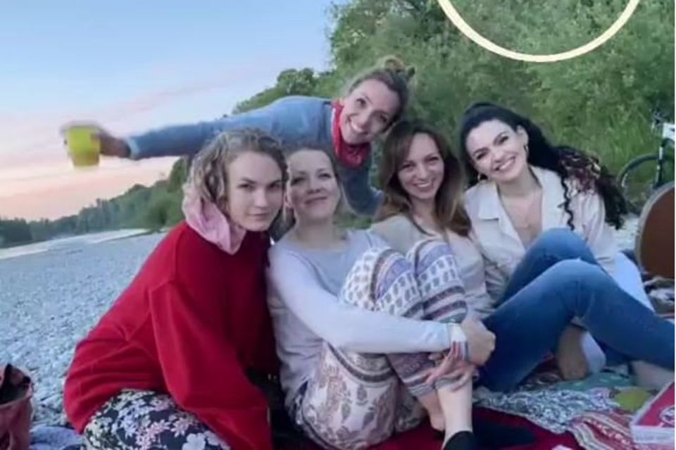 "Sturm der Liebe": "Sturm der Liebe"-Schauspielerinnen Christina Arends, Katja Rosin, Viola Wedekind, Merve Cakir und Deborah Müller. "Sturm der Liebe"-Schauspielerinnen Christina Arends, Katja Rosin, Viola Wedekind, Merve Cakir und Deborah Müller.